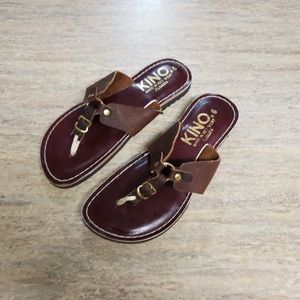Very beautiful brown sandals.